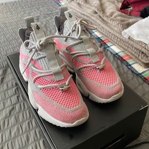 SIA “Survivors” Vultures